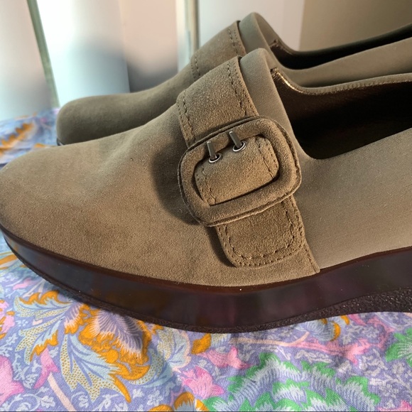 Stuart Weitzman closed toe wedges - Picture 7 of 8